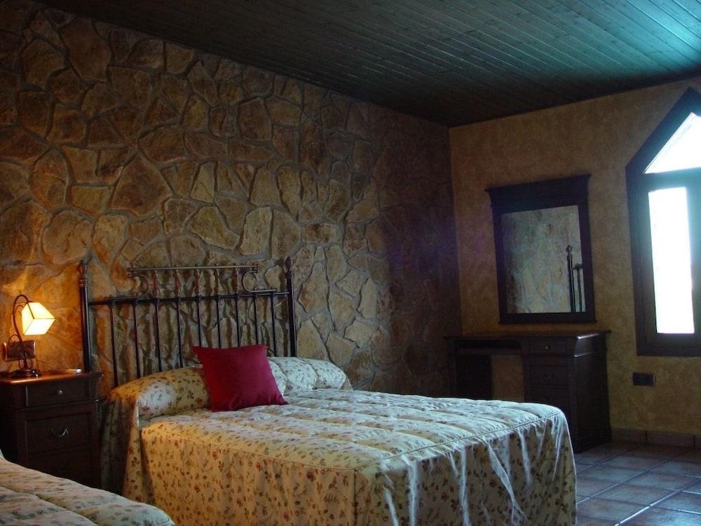 Hotel Vinedos Y Bodegas El Castillo 비야로블레도 외부 사진
