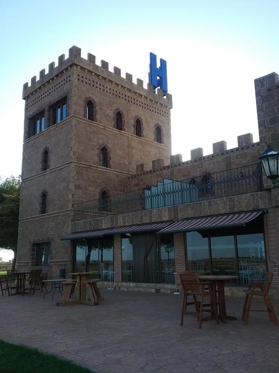 Hotel Vinedos Y Bodegas El Castillo 비야로블레도 외부 사진