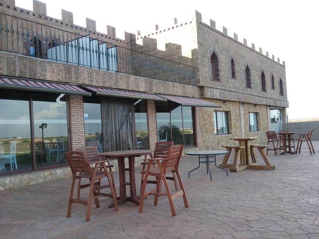 Hotel Vinedos Y Bodegas El Castillo 비야로블레도 외부 사진