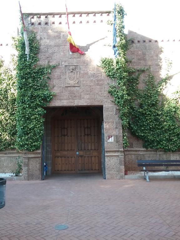 Hotel Vinedos Y Bodegas El Castillo 비야로블레도 외부 사진