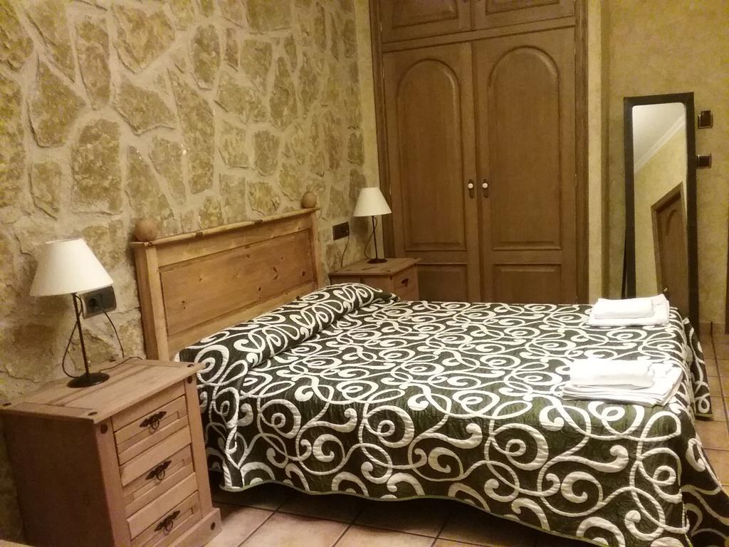 Hotel Vinedos Y Bodegas El Castillo 비야로블레도 객실 사진