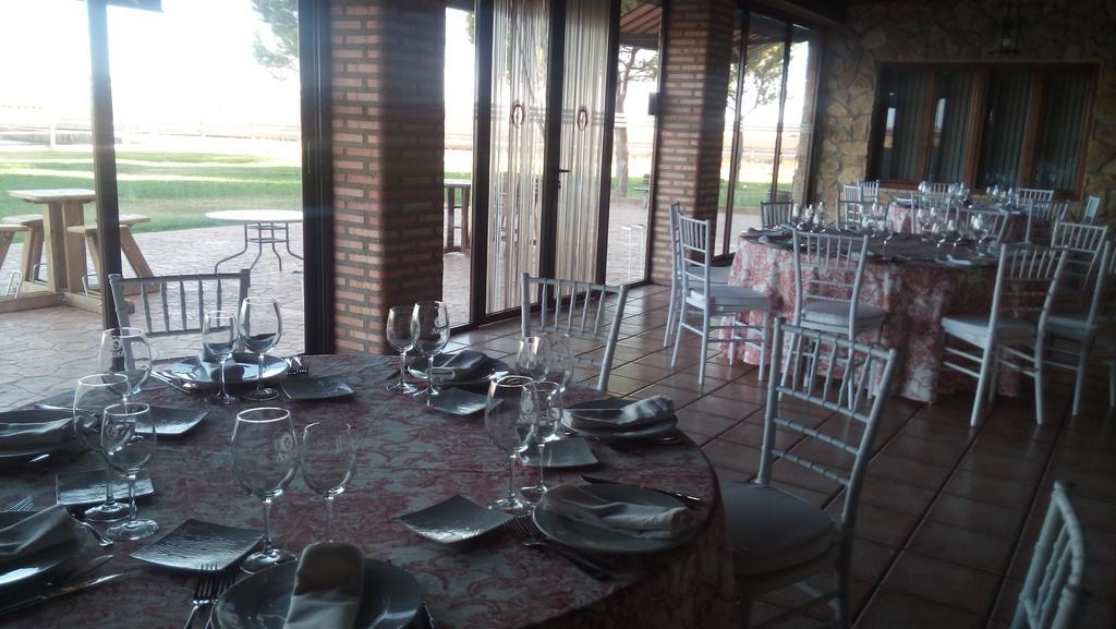 Hotel Vinedos Y Bodegas El Castillo 비야로블레도 외부 사진
