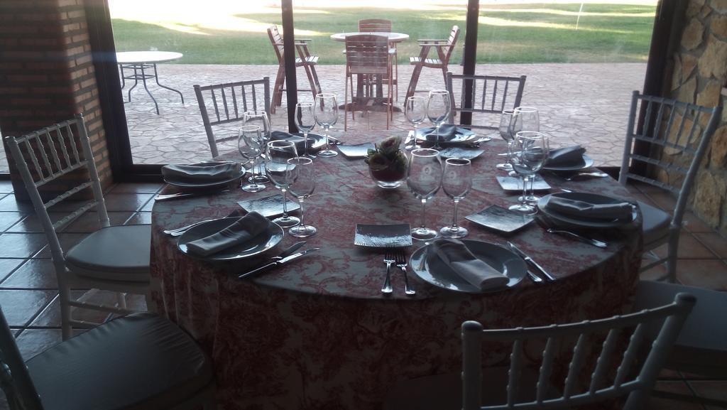 Hotel Vinedos Y Bodegas El Castillo 비야로블레도 외부 사진
