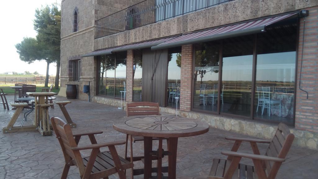 Hotel Vinedos Y Bodegas El Castillo 비야로블레도 외부 사진