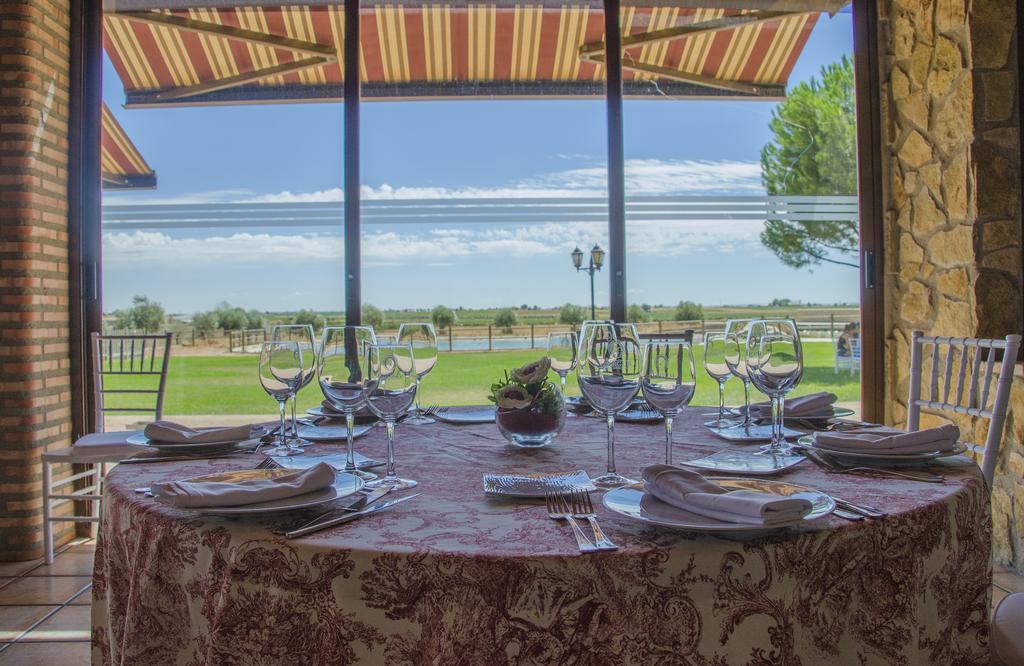 Hotel Vinedos Y Bodegas El Castillo 비야로블레도 외부 사진